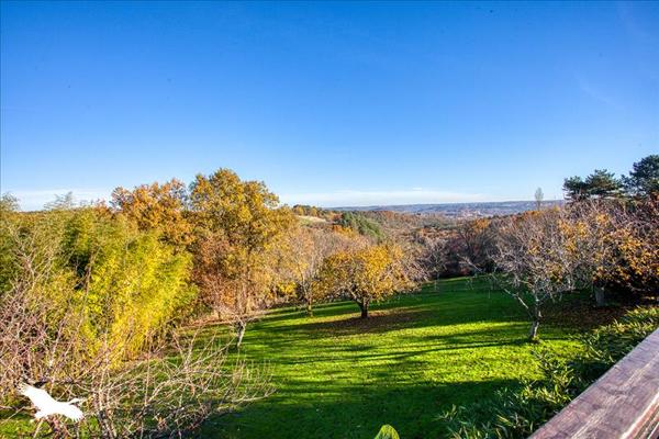 Maison à vendre 369 360 € Saint-Astier 6 p 215 m² DPE C
