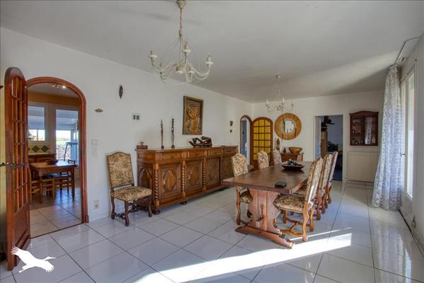 Maison à vendre 369 360 € Saint-Astier 6 p 215 m² DPE C