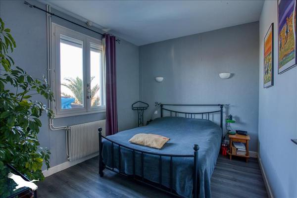 Maison à vendre 369 360 € Saint-Astier 6 p 215 m² DPE C
