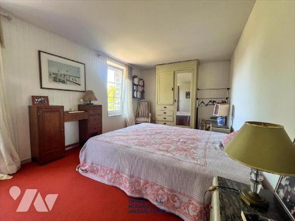 Propriété en pierres
familiale, rénovée entièrement il y a environ 15 ans. Elle se compose au r...