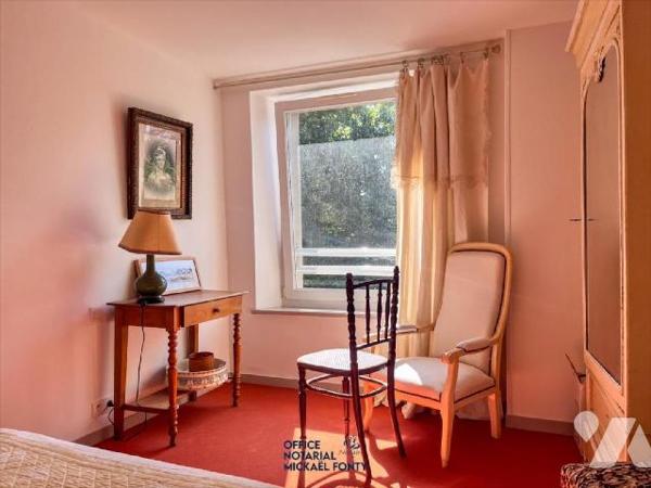 Propriété en pierres
familiale, rénovée entièrement il y a environ 15 ans. Elle se compose au r...