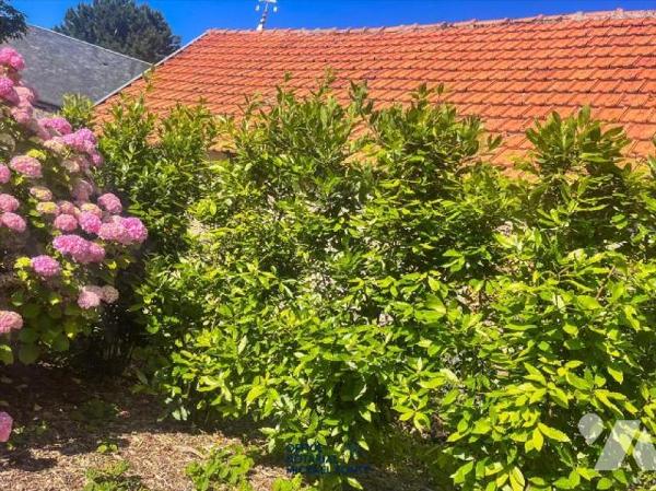 Propriété en pierres
familiale, rénovée entièrement il y a environ 15 ans. Elle se compose au r...