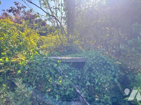 Propriété en pierres
familiale, rénovée entièrement il y a environ 15 ans. Elle se compose au r...