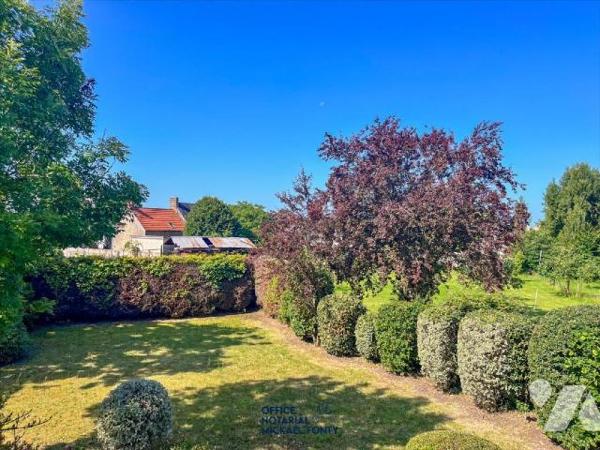 Propriété en pierres
familiale, rénovée entièrement il y a environ 15 ans. Elle se compose au r...