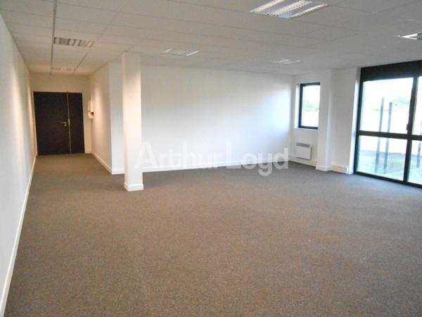 Location bureaux à Valenciennes dans parc tertiaire récent proche tramway