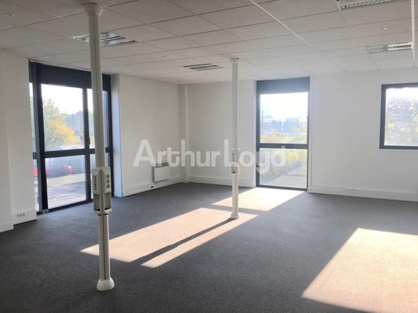 Location bureaux à Valenciennes dans parc tertiaire récent proche tramway