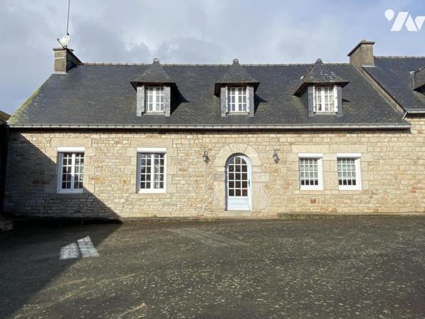 LOUDEAC - Corps de ferme avec dépendances, sur un terrain de 2 965 m²