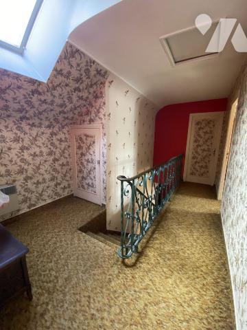 LOUDEAC - Corps de ferme avec dépendances, sur un terrain de 2 965 m²