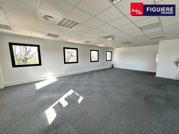 BUREAUX EN ETAGE AU SEIN D'UN ENVIRONNEMENT AGRÉABLE