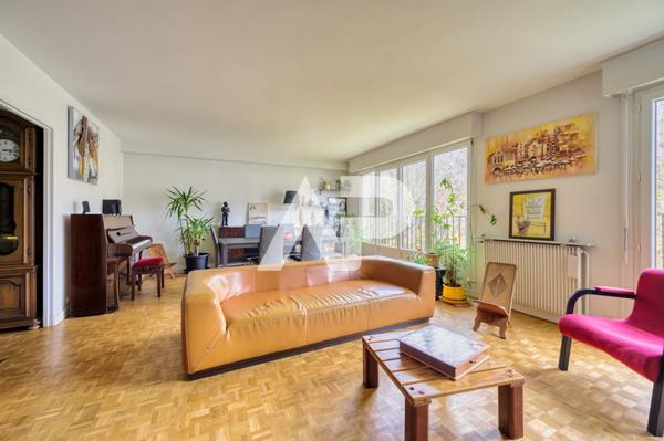 CHAVILLE - Dernier étage appartement familiale traversant de 5 pièces. 565 000 € **  - Référence  753-C