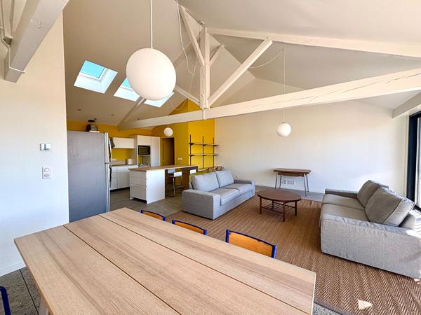 À LOUER Appartement T4 style loft à 5 minutes de Dax, avec vue sur la campagne