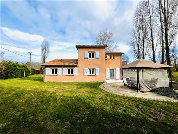 Maison à vendre |  Saint-Aigulin |  7 pièces | 150 m²