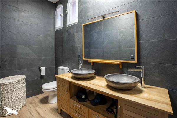 Maison à vendre |  Saint-Aigulin |  7 pièces | 150 m²