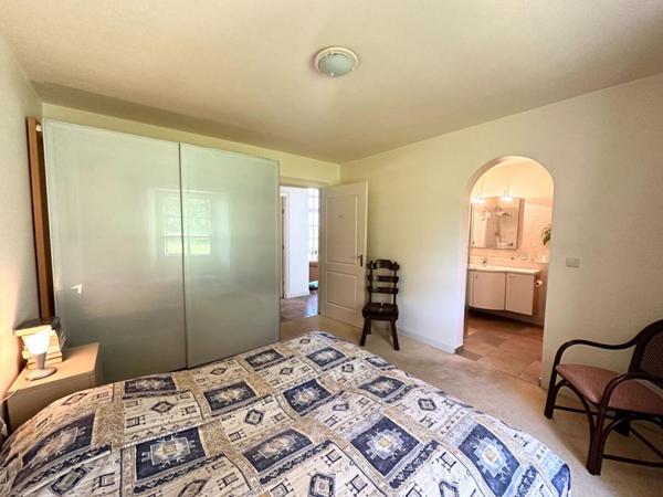 MAISON EN PIERRES SANS VOISIN