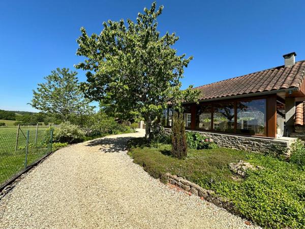 MAISON EN PIERRES SANS VOISIN