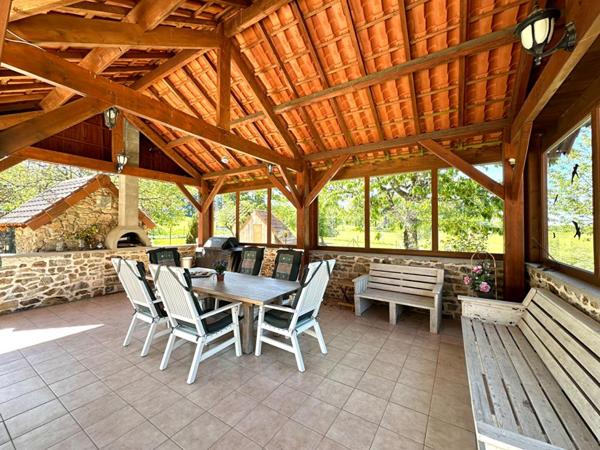 MAISON EN PIERRES SANS VOISIN