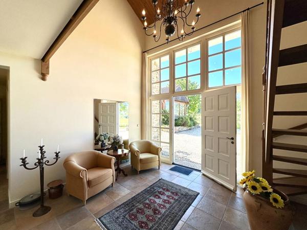 MAISON EN PIERRES SANS VOISIN