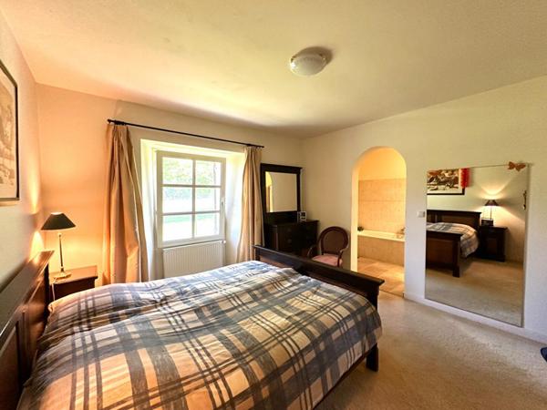 MAISON EN PIERRES SANS VOISIN