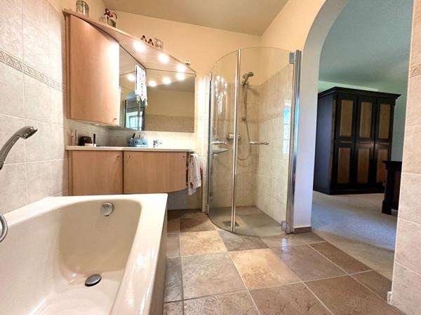 MAISON EN PIERRES SANS VOISIN