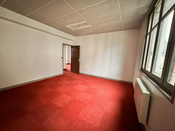 TOURS CENTRE BUREAUX DE 78 M² A LOUER AU 1ER ETAGE PROCHE HYPER CENTRE