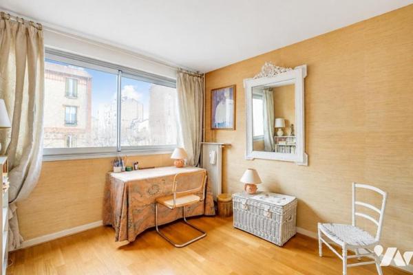 Appartement de 4 pièces avec large balcon plein sud