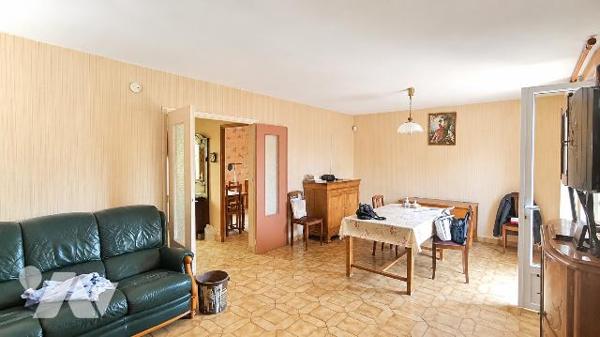 A Cannes Écluse, pavillon avec sous-sol total, 3 pièces , grenier aménageable, 1150 m² de terrain.