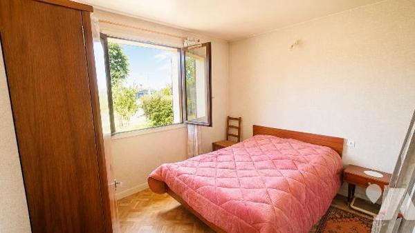 A Cannes Écluse, pavillon avec sous-sol total, 3 pièces , grenier aménageable, 1150 m² de terrain.