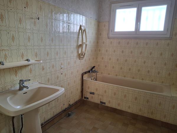 Maison L Isle Jourdain 146 m2