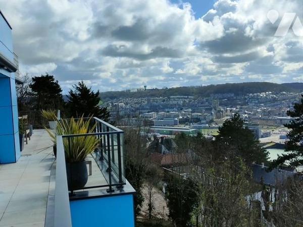 Propriété de Prestige avec vue Mer, Port et Ville