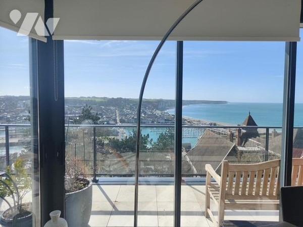 Propriété de Prestige avec vue Mer, Port et Ville