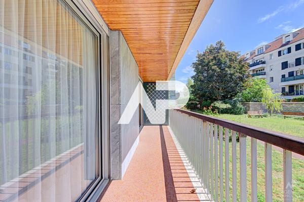 Appartement Rueil Malmaison 3 pièce(s) 70.75 m2 420 000 € **  - Référence  20008
