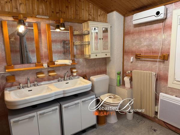 Maison mitoyenne avec beau terrain de 825 m² – à personnaliser