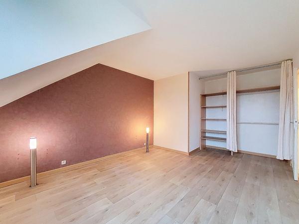 Appartement Chilly Mazarin 4 pièce(s) en duplex proche du centre-ville, du complexe sportif Jesse Owens et des transports