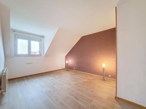 Appartement Chilly Mazarin 4 pièce(s) en duplex proche du centre-ville, du complexe sportif Jesse Owens et des transports