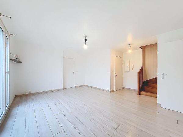 Appartement Chilly Mazarin 4 pièce(s) en duplex proche du centre-ville, du complexe sportif Jesse Owens et des transports