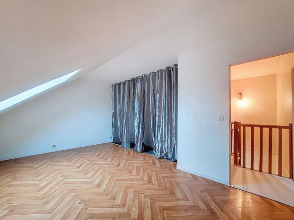 Appartement Chilly Mazarin 4 pièce(s) en duplex proche du centre-ville, du complexe sportif Jesse Owens et des transports