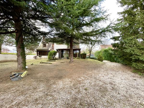 Cerny (91590) Maison 4 chambres, sous-sol, piscine sur 1454 m² de terrain