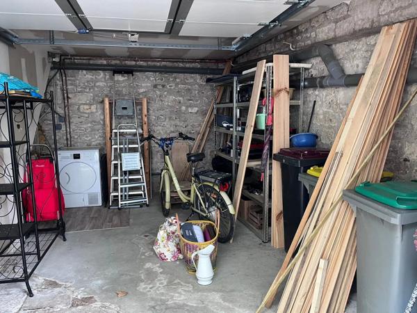 Location                                                      Maison de ville
                        
                     4 pièces                      66 m2                     à Niort