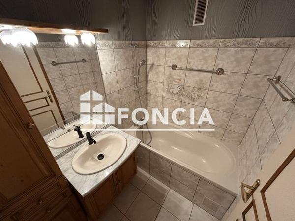 Location Appartement 3 pièces 70.61 m² - 2 A 12 RUE DE PORTEFORT RESIDENCE KENNEDY Clermont-ferrand 63100