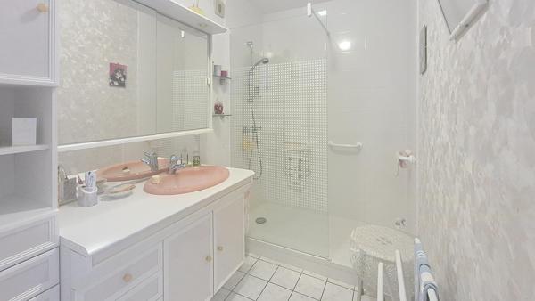 Appartement 84 m²  + vérandas Hyper centre Firminy