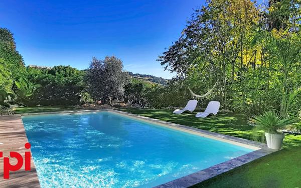 Maison à vendre    4 pièces •  La Cadière-d'Azur