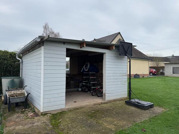 Belle maison familiale de 2013, idéalement située, au calme, dans un bourg avec commerces et école.
