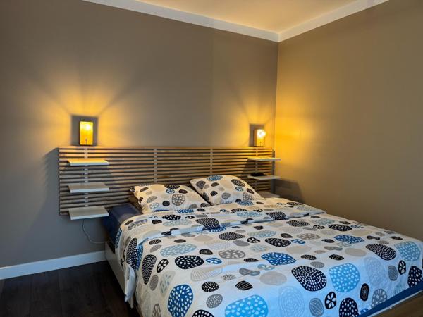 Belle maison familiale de 2013, idéalement située, au calme, dans un bourg avec commerces et école.