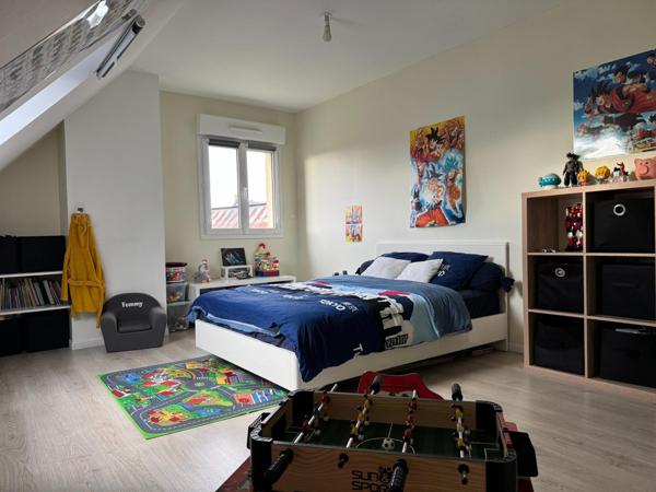 Belle maison familiale de 2013, idéalement située, au calme, dans un bourg avec commerces et école.