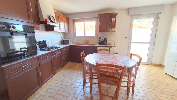 MAISON DE BOURG 2 CHAMBRE 1 BUREAU 94M2