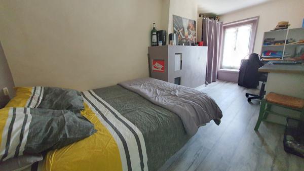 MAISON DE BOURG 2 CHAMBRE 1 BUREAU 94M2