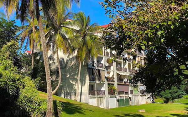 Appartement à vendre    3 pièces • 66,66 m2 Fort-de-France