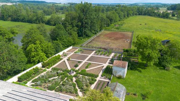 Vente Château Ribérac 40 Pièces 1380 m²