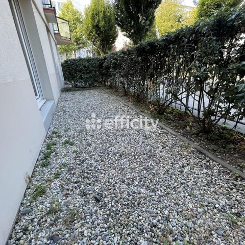 Appartement
         2 pièces
        - 47 m² Exclusivité 155 000 € *