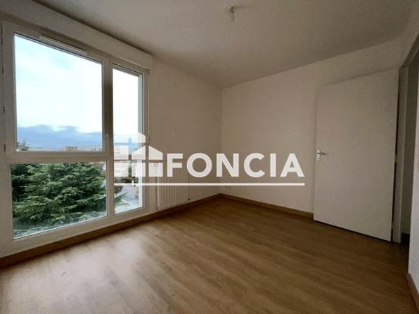 Location Appartement 3 pièces 59.2 m² - RUE DE LESSIVAS Bron 69500